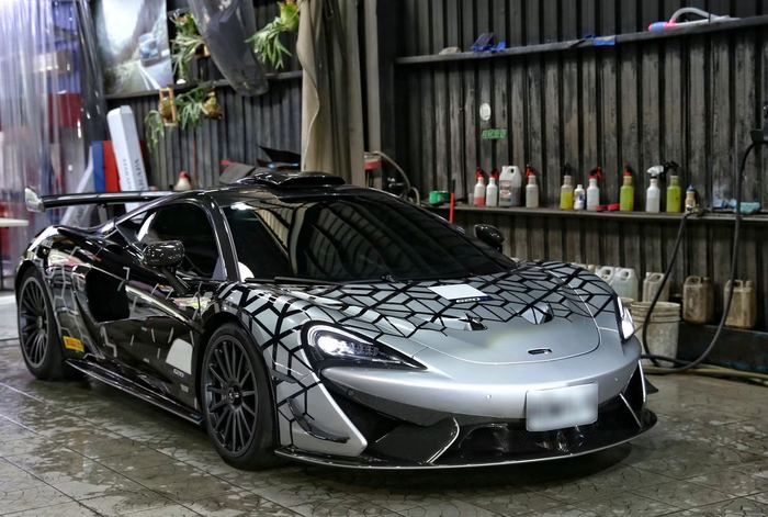 McLaren 570S